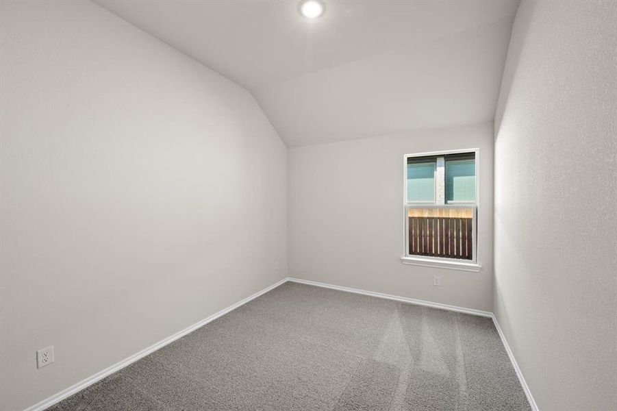 Spacious, unfurnished interior of a new home in Summer Crest, Fort Worth (Image 16).