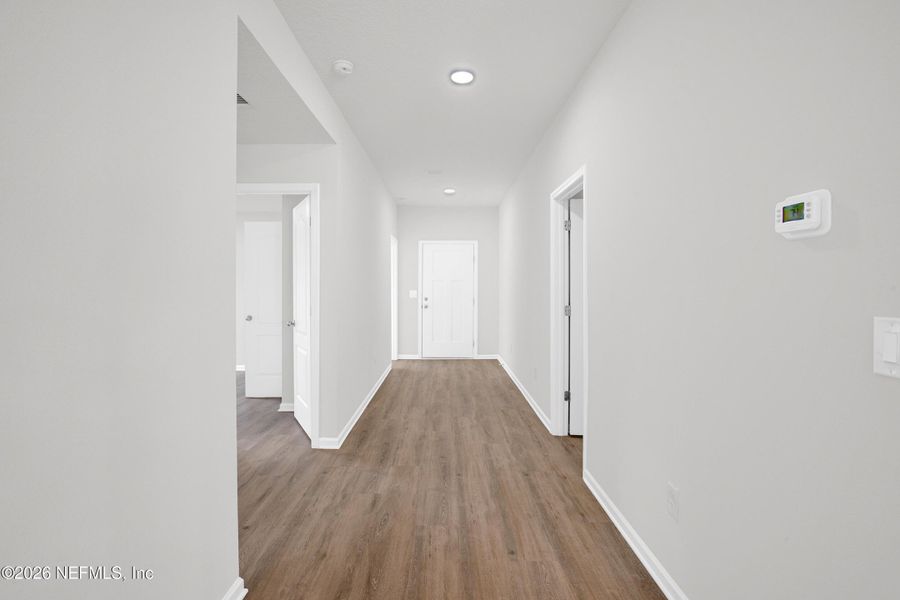 Spacious, unfurnished interior of a new home in , Palatka (Image 31).