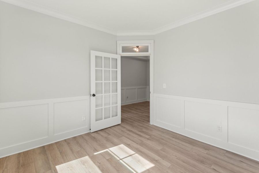 Spacious, unfurnished interior of a new home in Wexford, Elon (Image 40).