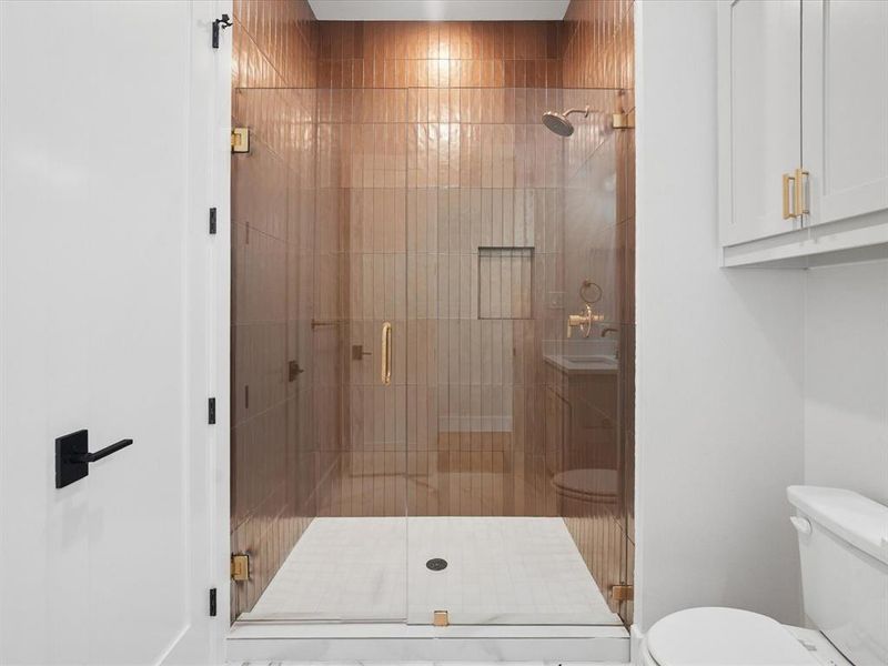 Furnished interior view inside a new home in , Dallas (Image 6).