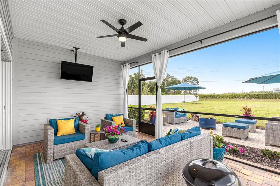 Exterior details and patio area of a home in , Ocala (Image 29).