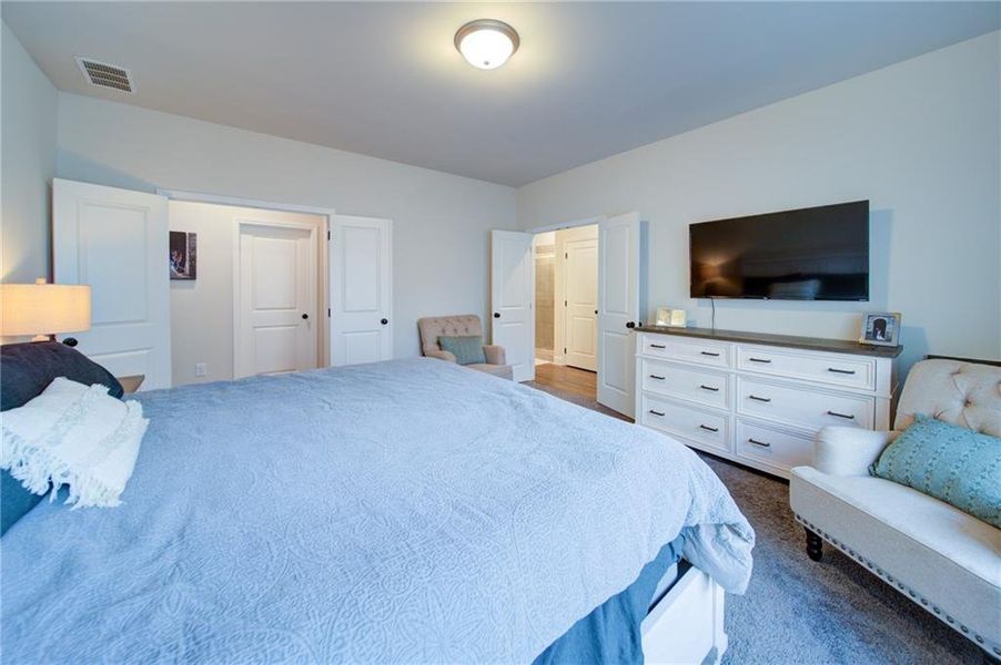 Furnished interior view inside a new home in , Waleska (Image 25).