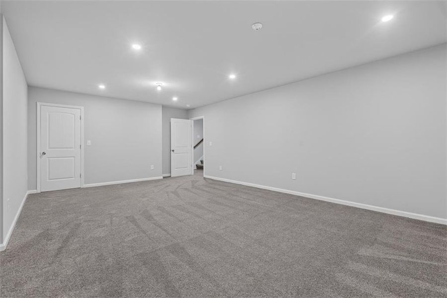 Spacious, unfurnished interior of a new home in , Eastanollee (Image 59).