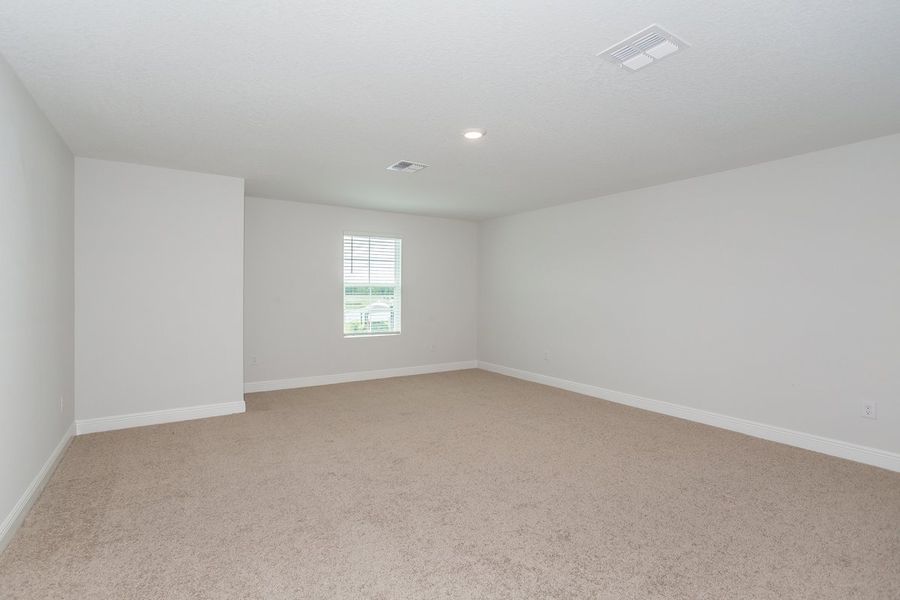 Representative unfurnished interior of a home built from the Anna Maria by Casa Fresca Homes in Mirada, San Antonio (Image 20).