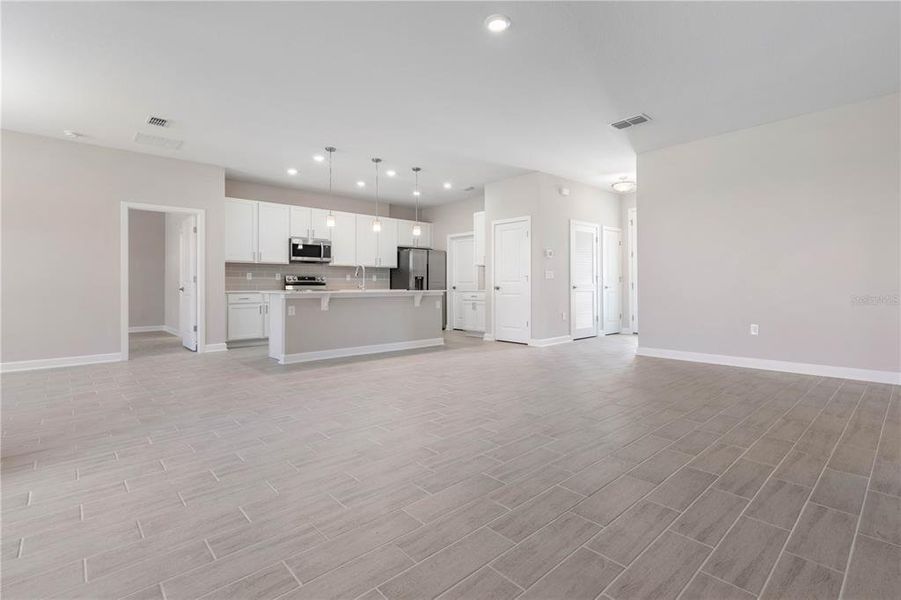 Spacious, unfurnished interior of a new home in , North Port (Image 17).
