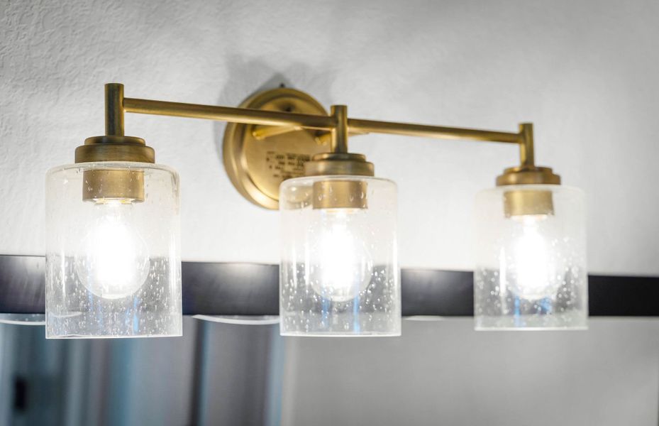 Representative interior finishes for a home built from the Sanford by Pulte Homes in Kuempel Farms, Pflugerville (Image 72).