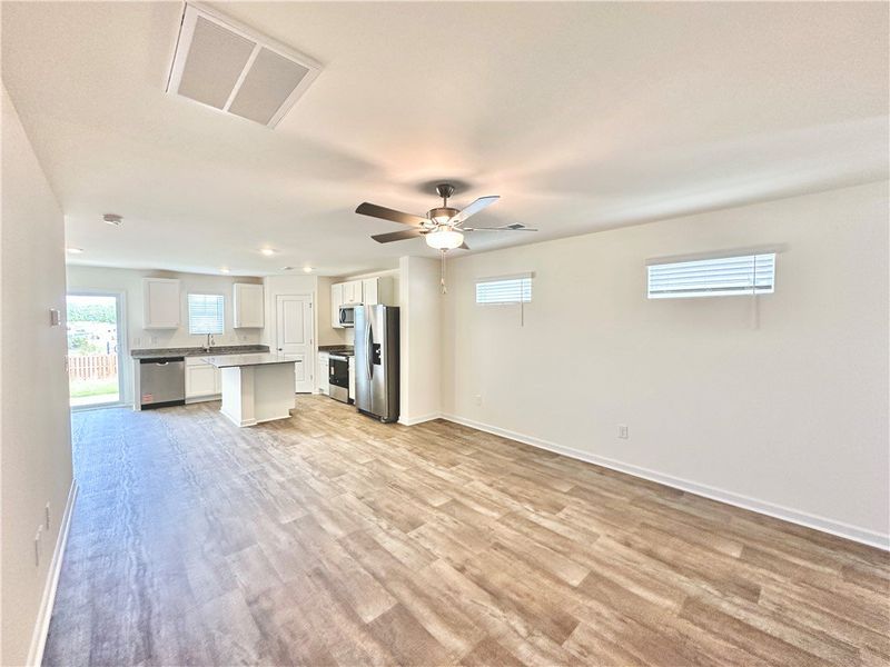 *Photo is from similar Palomino. Actual pics will *Photo is from similar Palomino. Actual pics will