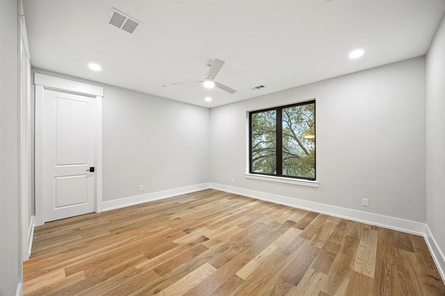 Spacious, unfurnished interior of a new home in , Dallas (Image 39). Spacious, unfurnished interior of a new home in , Dallas (Image 39).
