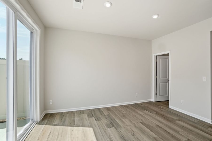 Spacious, unfurnished interior of a new home in Arbor Chase, Clover (Image 17). Spacious, unfurnished interior of a new home in Arbor Chase, Clover (Image 17).