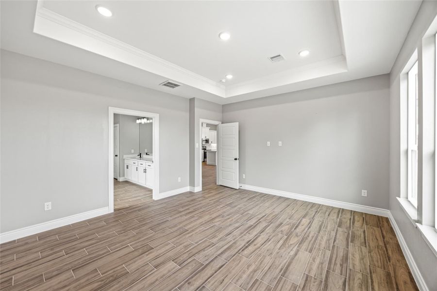 Spacious, unfurnished interior of a new home in , Prairie View (Image 21).
