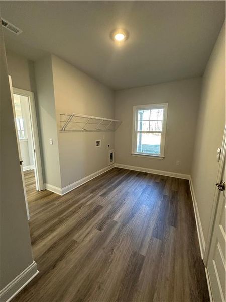 Spacious, unfurnished interior of a new home in Mirror Lake at South Harbour, Villa Rica (Image 21).