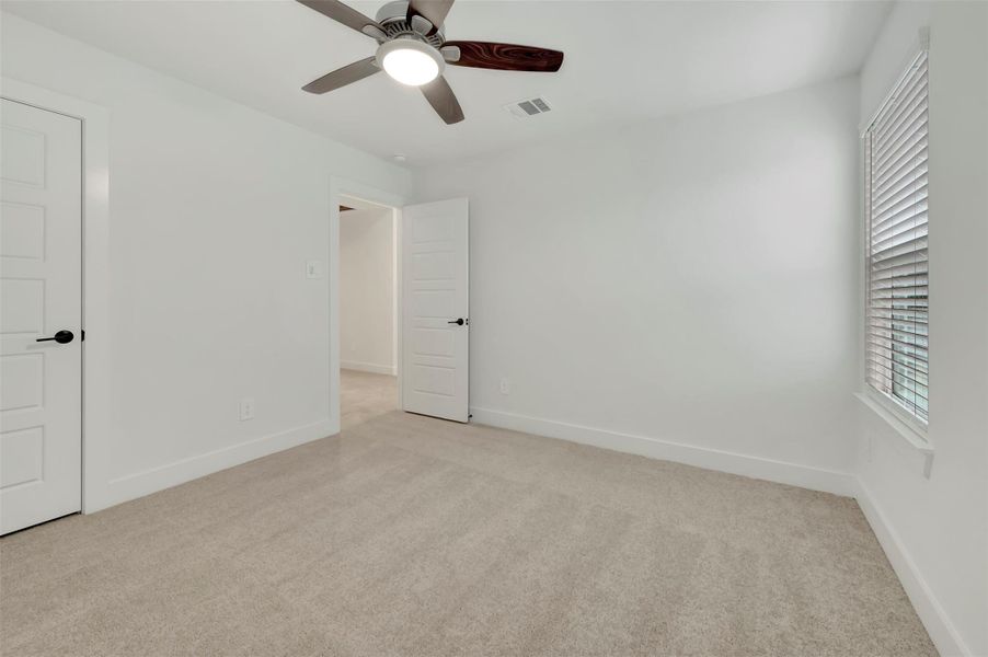 Spacious, unfurnished interior of a new home in Sorella, Tomball (Image 24). Spacious, unfurnished interior of a new home in Sorella, Tomball (Image 24).