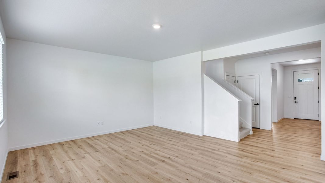 Spacious, unfurnished interior of a new home in Vista Meadows, Fort Lupton (Image 13). Spacious, unfurnished interior of a new home in Vista Meadows, Fort Lupton (Image 13).