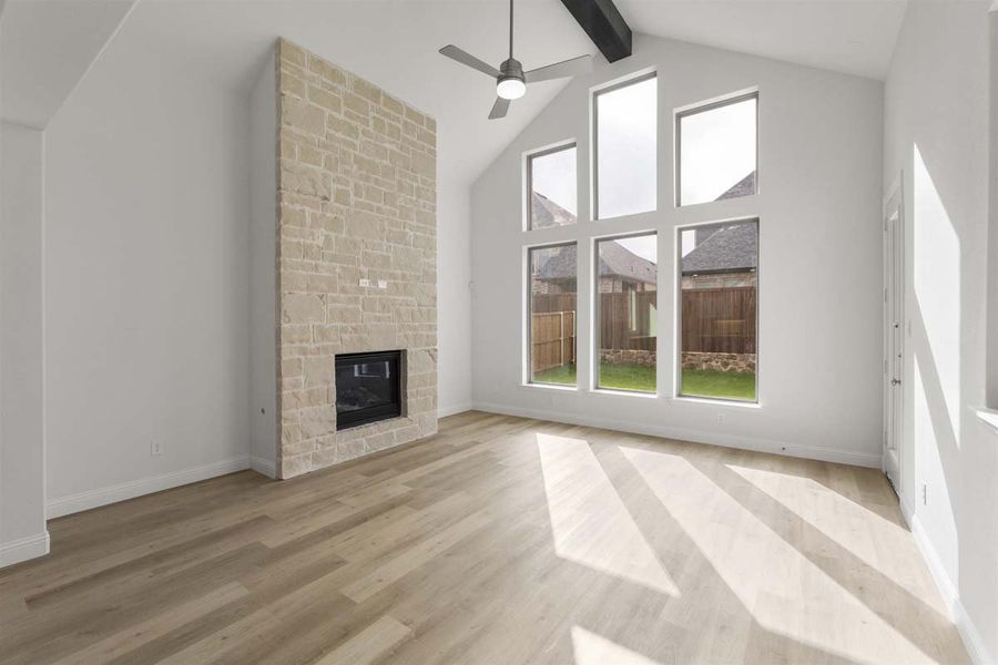 Representative unfurnished interior of a home built from the Brennan II by Pacesetter Homes in Nelson Lake, Rockwall (Image 22).