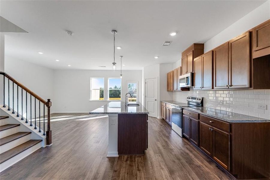 Furnished interior view inside a new home in Auburn Glen, Dacula (Image 6).