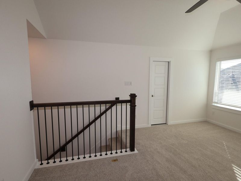 Spacious, unfurnished interior of a new home in Summerview, Fulshear (Image 33).