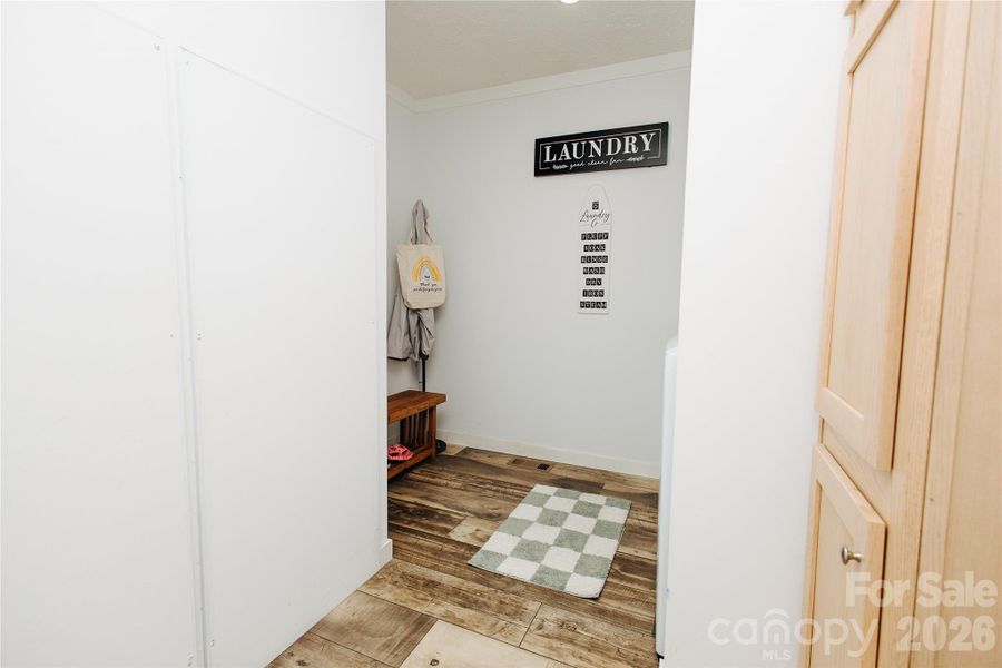 Spacious, unfurnished interior of a new home in , Nebo (Image 20).