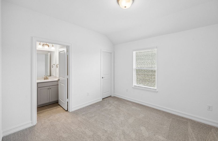 Spacious, unfurnished interior of a new home in Pinnacle at Legacy Hills, Celina (Image 13).