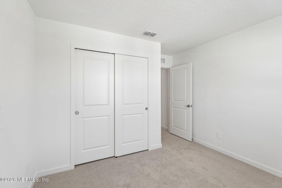 Spacious, unfurnished interior of a new home in , Middleburg (Image 25).