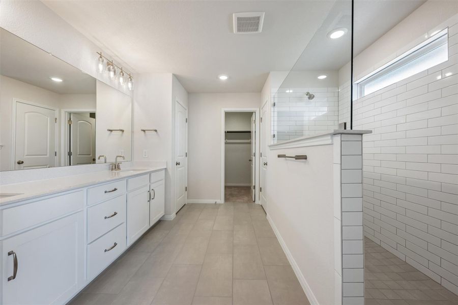 Representative images and renderings are for illustrative purposes. Actual structural options and design finishes of home may vary.