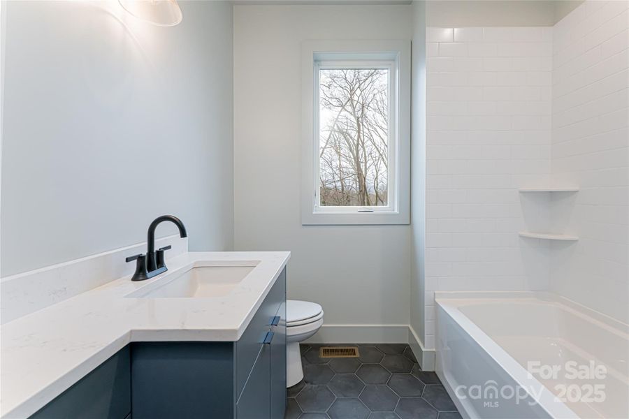 Photo of Similar Construction Photo of Similar Construction