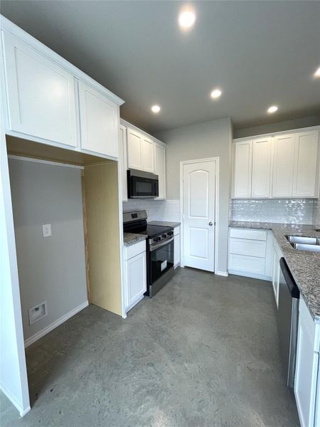 Furnished interior view inside a new home in , Trinity (Image 7).