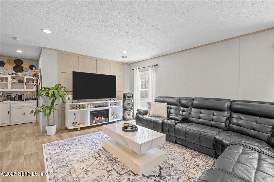 Furnished interior view inside a new home in , Palatka (Image 7).