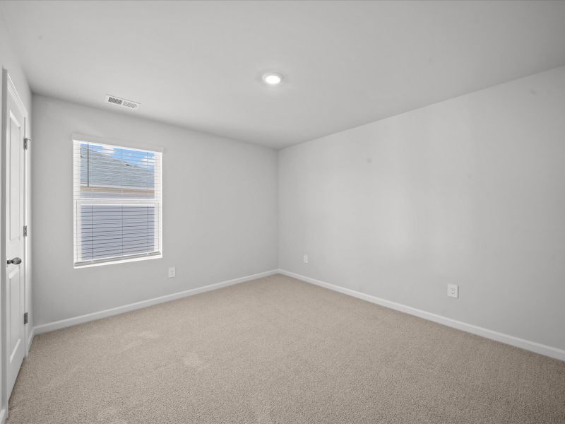 Spacious, unfurnished interior of a new home in Pleasant Brook, Greenville (Image 17).