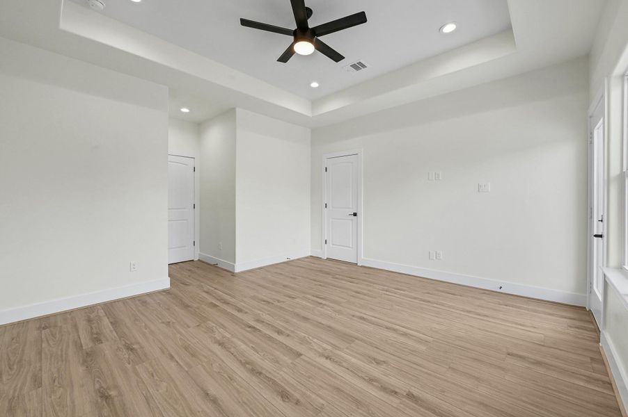 Spacious, unfurnished interior of a new home in , Houston (Image 26).