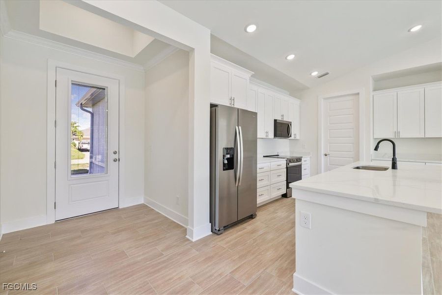 Furnished interior view inside a new home in Cape Coral, Cape Coral (Image 10).