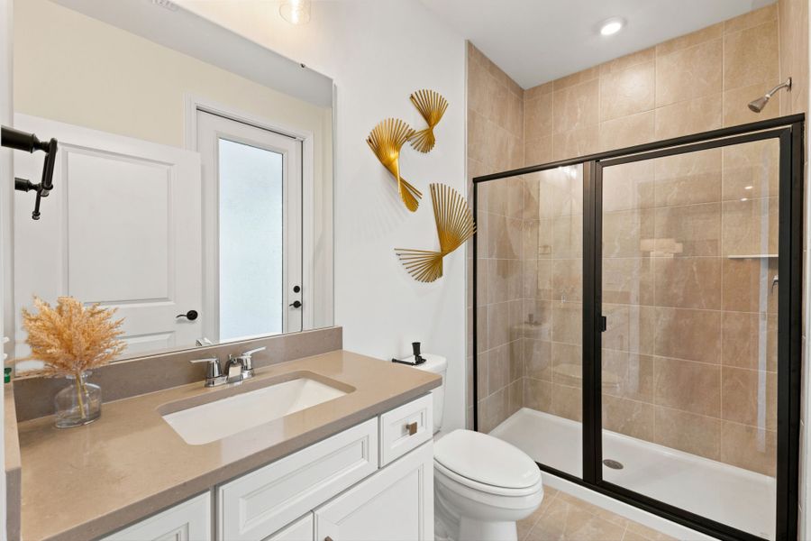 Representative furnished interior of a home built from the Stardom by Del Webb in Del Webb Ocean Isle Beach, Shallotte (Image 16).