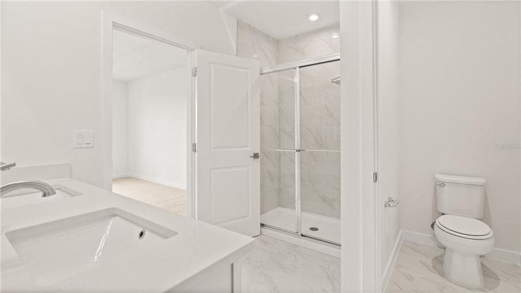 Furnished interior view inside a new home in Hamilton Bluff, Lake Hamilton (Image 9).