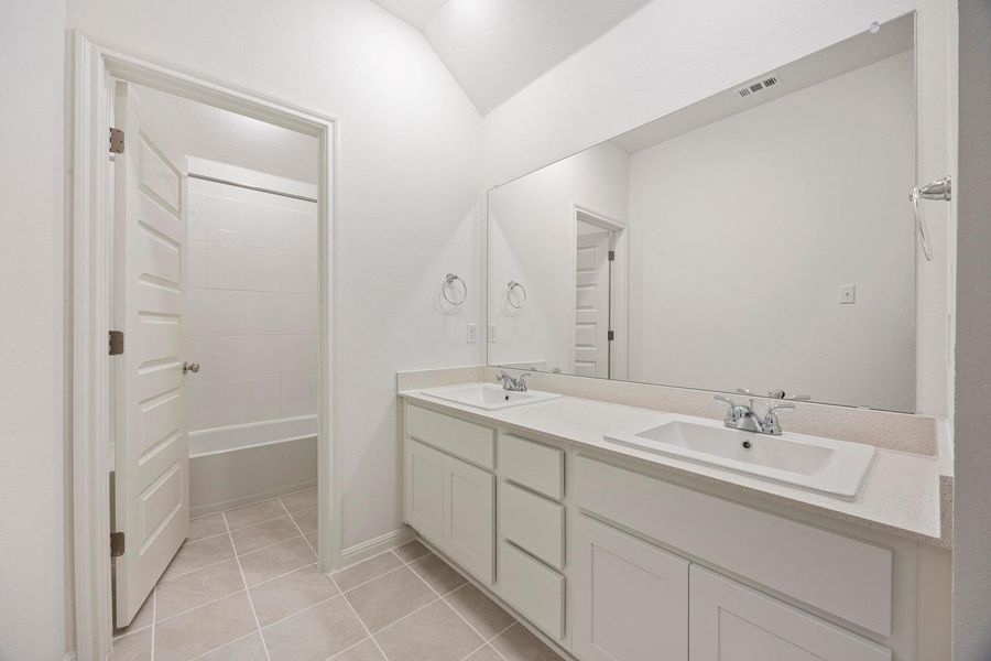 Furnished interior view inside a new home in Trinity Ranch, Elgin (Image 7).