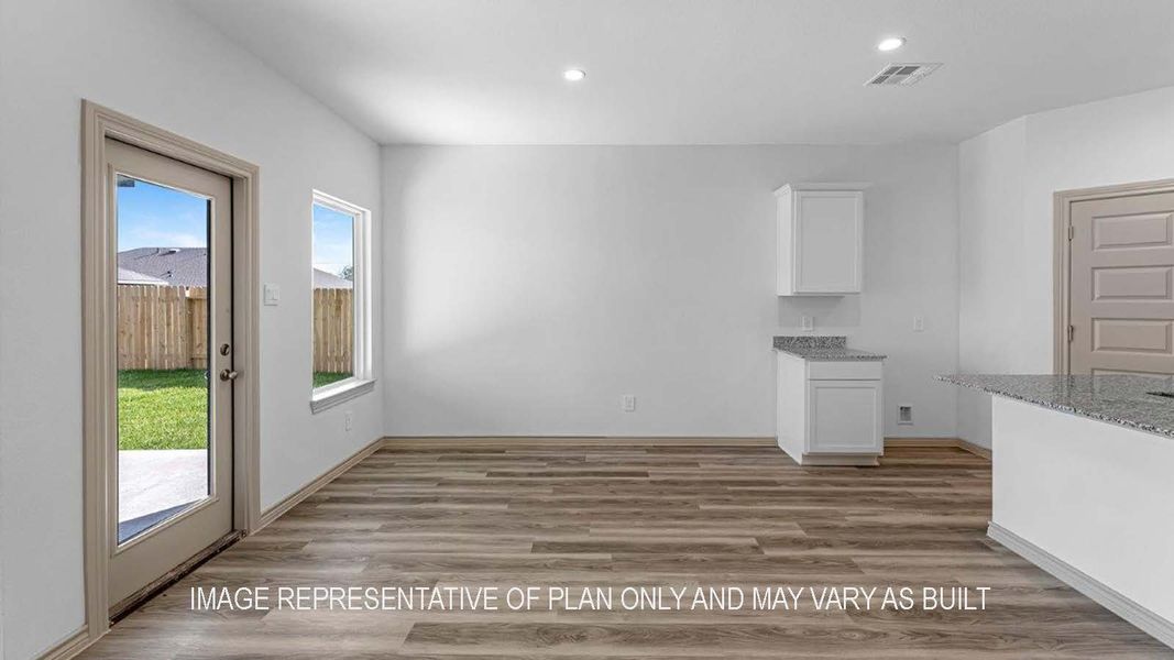 Representative unfurnished interior of a home built from the Midland by D.R. Horton in Springwood, Beaumont (Image 15).