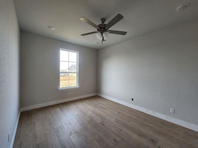 Spacious, unfurnished interior of a new home in Rocky Top, Krum (Image 8).