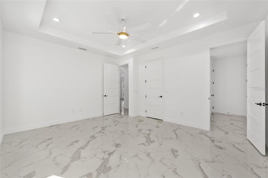 Spacious, unfurnished interior of a new home in , Ocala (Image 16).