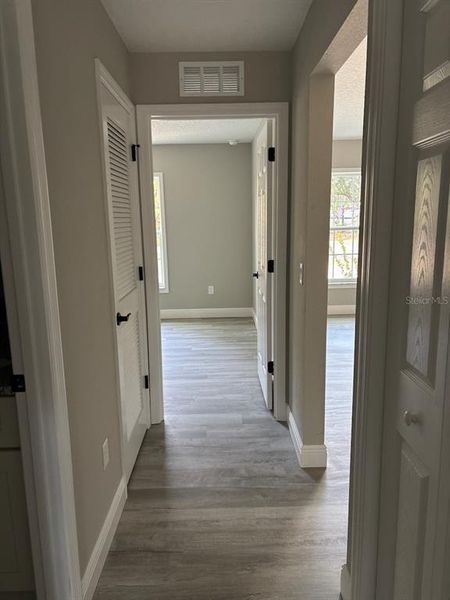 Spacious, unfurnished interior of a new home in , Dunnellon (Image 18).