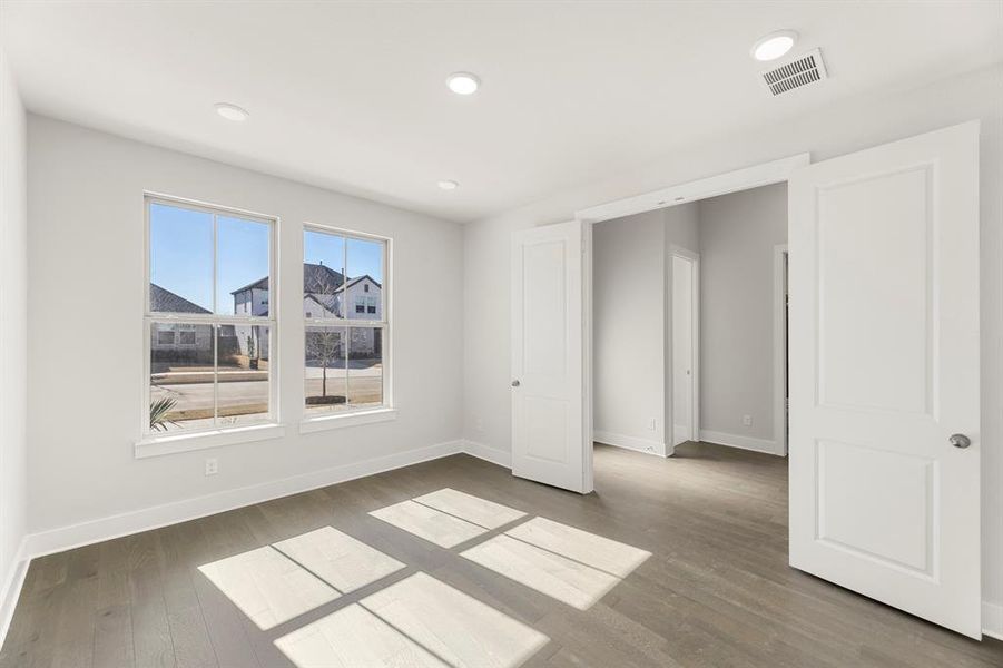 04. 7204 Camilla - Study