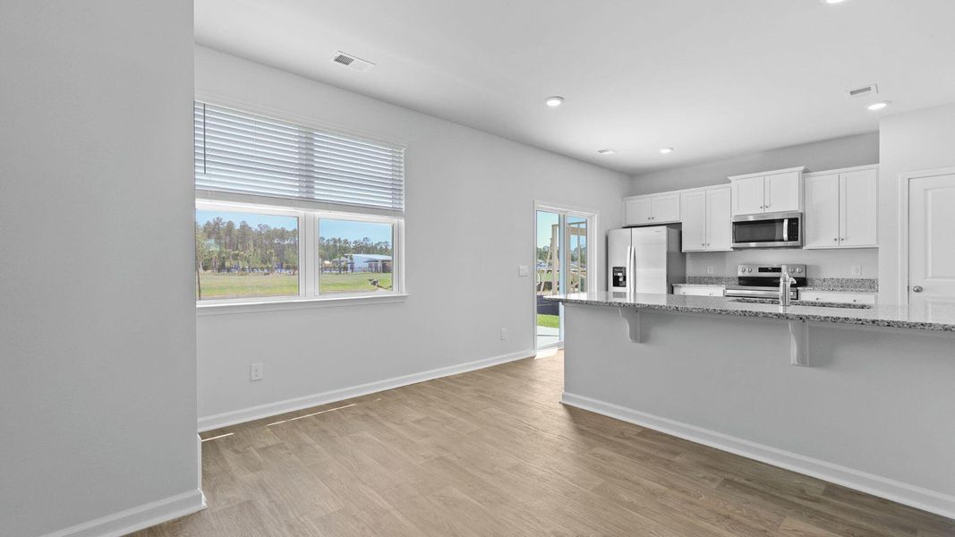 Spacious, unfurnished interior of a new home in Hillcrest, Ravenel (Image 17).