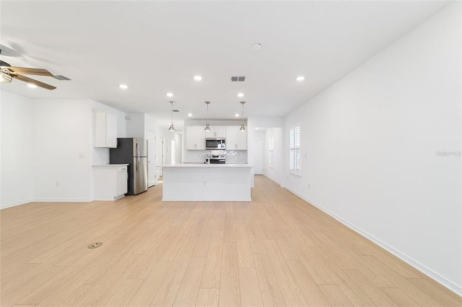 Spacious, unfurnished interior of a new home in , Ocala (Image 31).