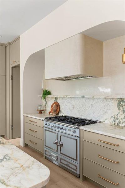 Furnished interior view inside a new home in , Winter Park (Image 9).