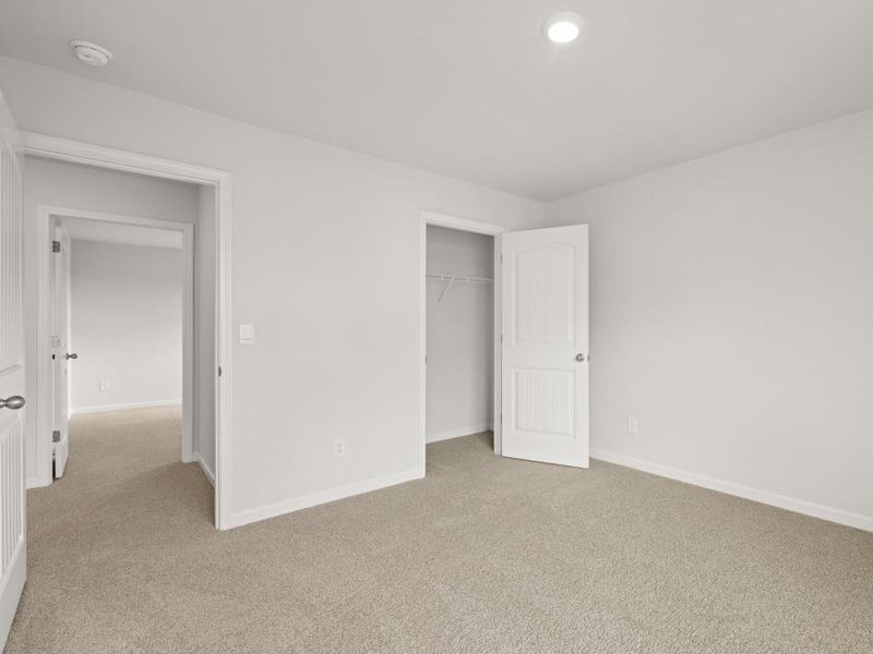 Spacious, unfurnished interior of a new home in Thompson Ridge, Dallas (Image 17). Spacious, unfurnished interior of a new home in Thompson Ridge, Dallas (Image 17).