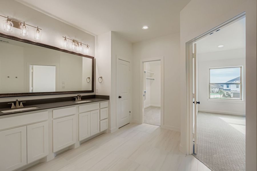 3529 Kings - Primary Bathroom 3529 Kings - Primary Bathroom