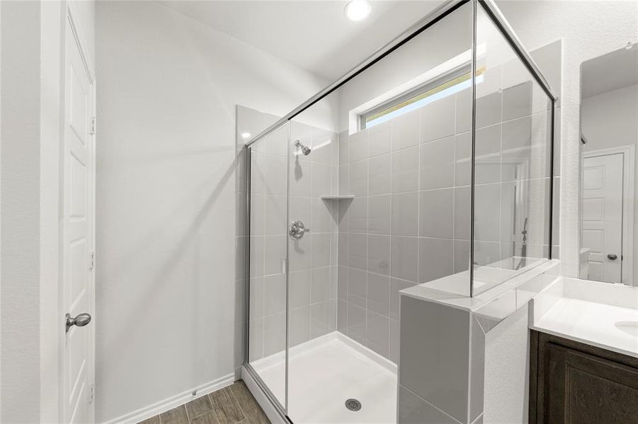 22. 1617 Meadow Crest - Bath (3) 22. 1617 Meadow Crest - Bath (3)