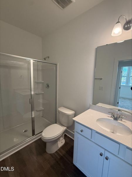 BLM - Lot 4 - Guest bath 1-11