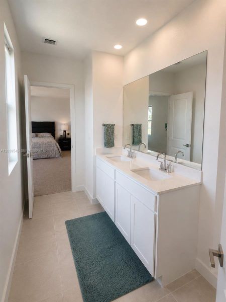 Furnished interior view inside a new home in , Homestead (Image 28).