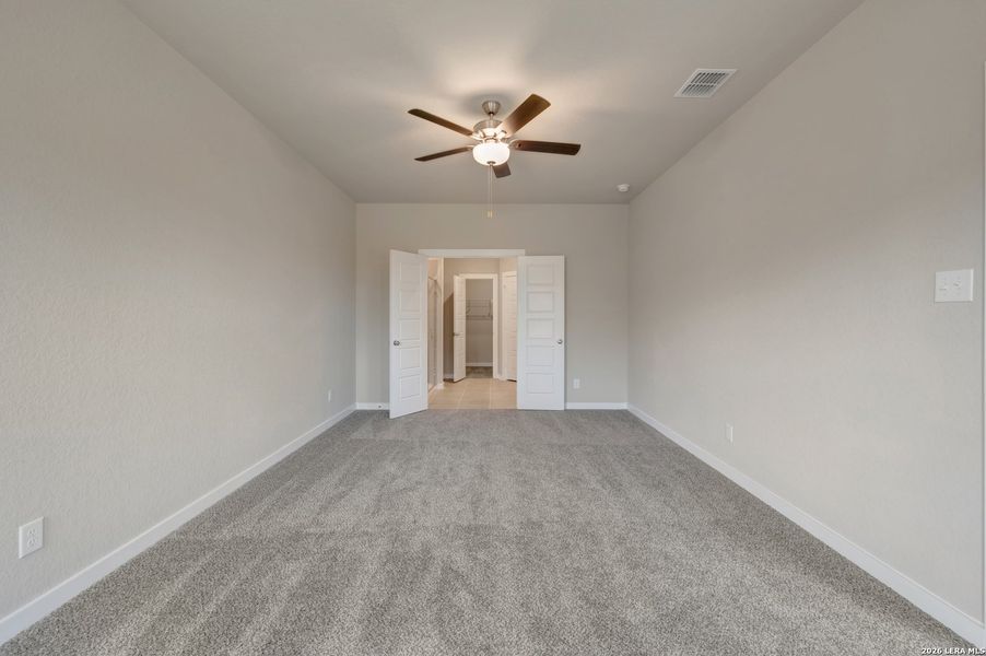 Spacious, unfurnished interior of a new home in Winding Brook, San Antonio (Image 37).