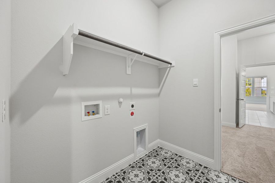 Representative unfurnished interior of a home built from the Janie by Cambridge Homes in Lake Park, Rowlett (Image 39).