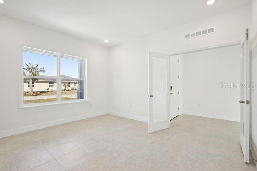 Spacious, unfurnished interior of a new home in , Punta Gorda (Image 22).