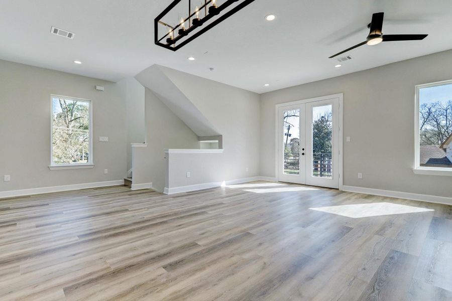 Spacious, unfurnished interior of a new home in , Houston (Image 24).